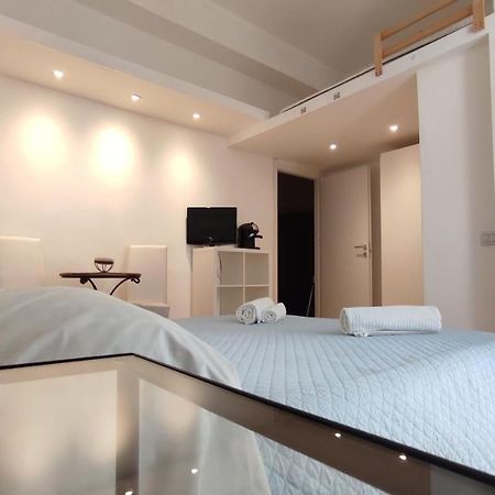 לינה וארוחת בוקר Living Cagliari Marina מראה חיצוני תמונה