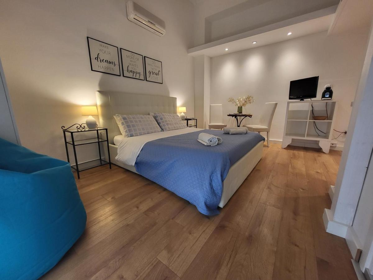 לינה וארוחת בוקר Living Cagliari Marina מראה חיצוני תמונה