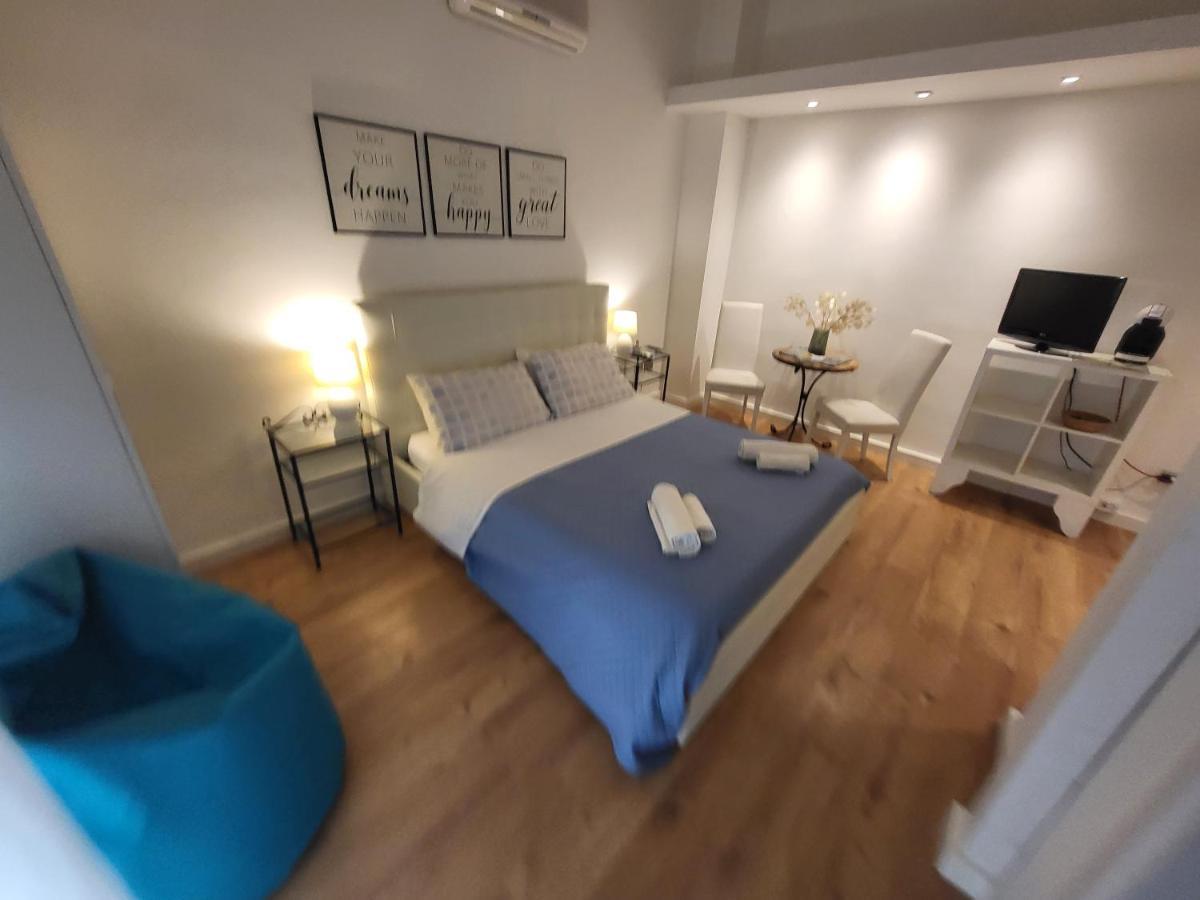 לינה וארוחת בוקר Living Cagliari Marina מראה חיצוני תמונה