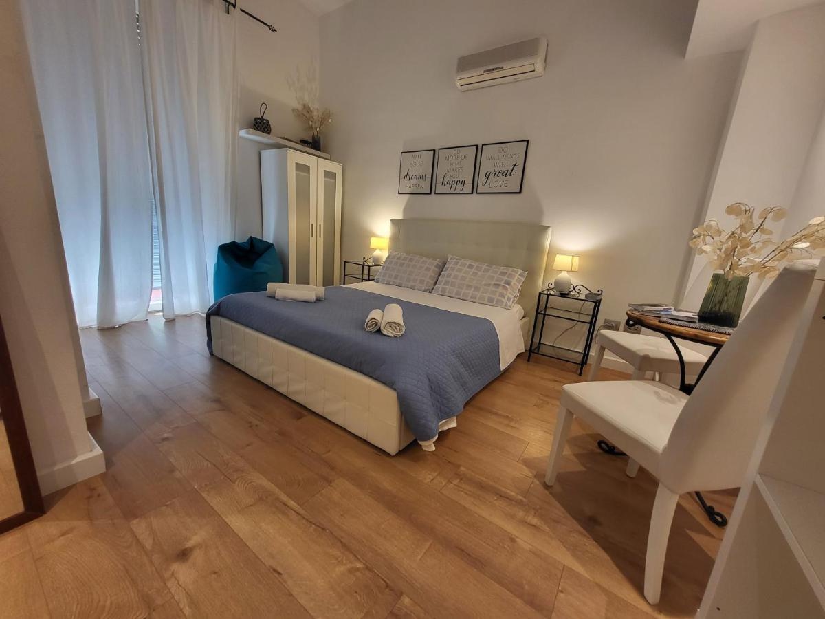 לינה וארוחת בוקר Living Cagliari Marina מראה חיצוני תמונה