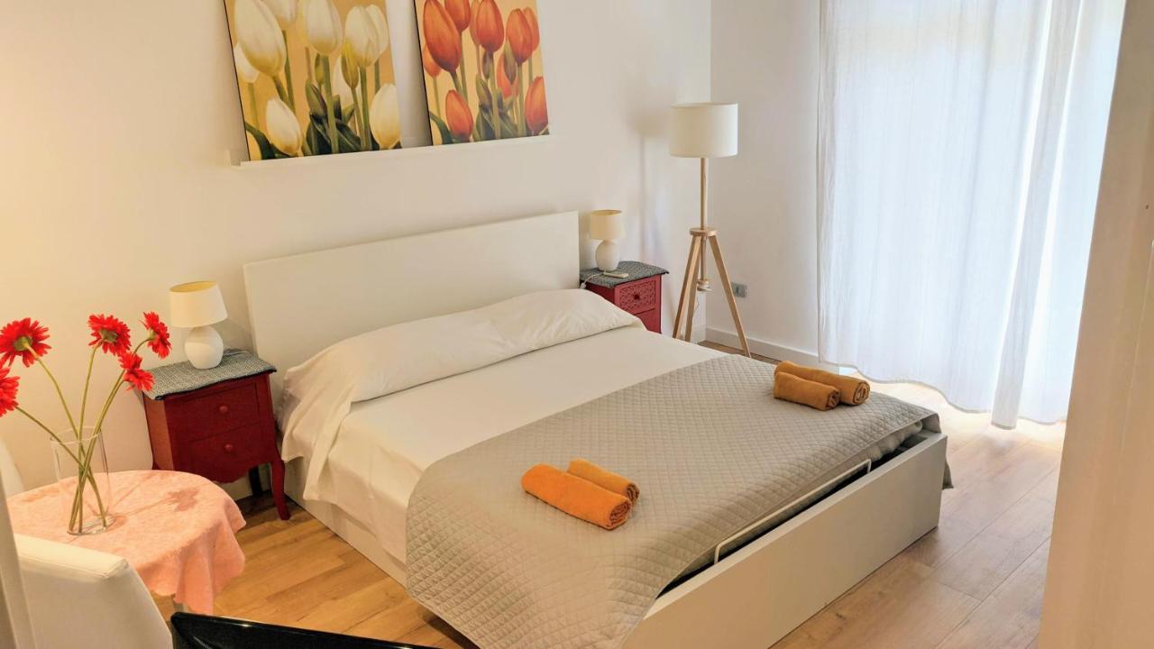 לינה וארוחת בוקר Living Cagliari Marina מראה חיצוני תמונה