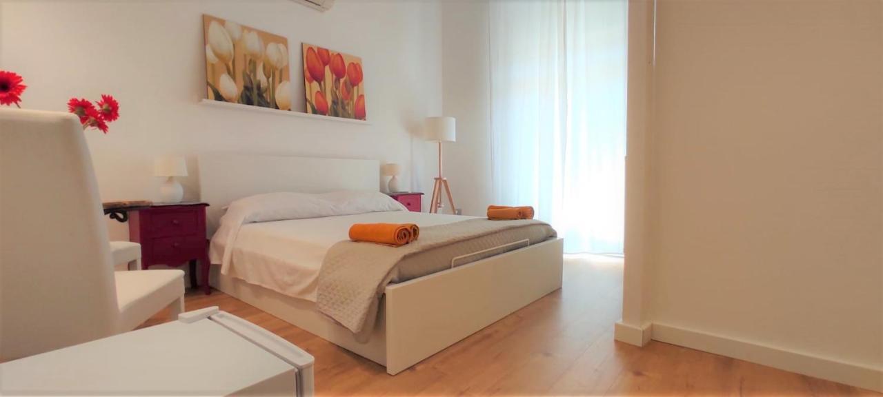 לינה וארוחת בוקר Living Cagliari Marina מראה חיצוני תמונה