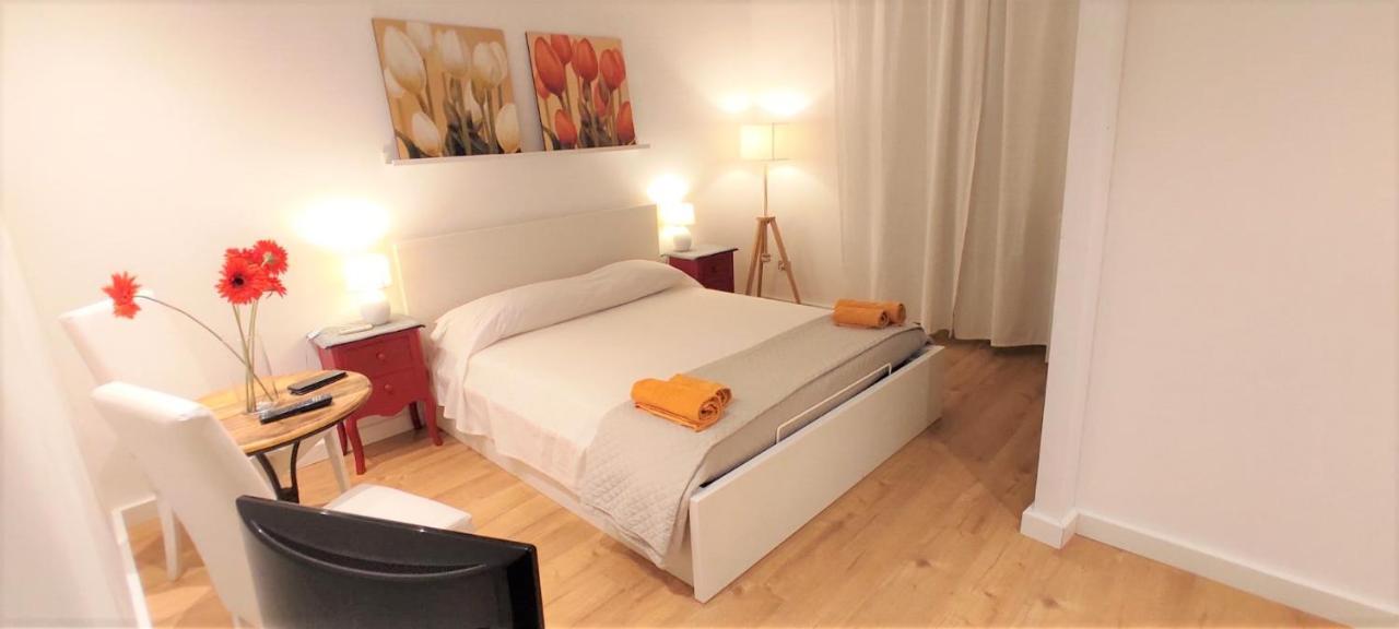 לינה וארוחת בוקר Living Cagliari Marina מראה חיצוני תמונה